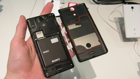 بررسی باتری سون Sony Xperia V