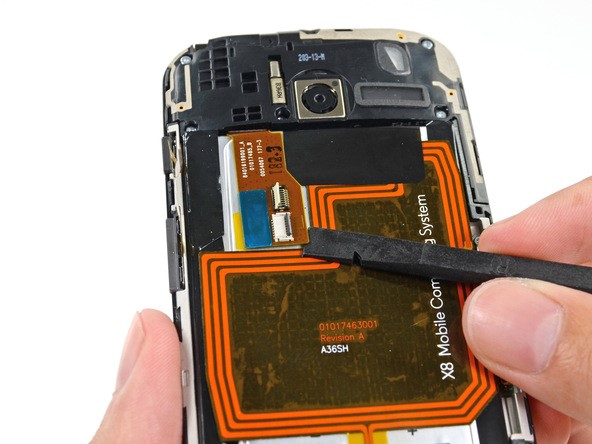 آموزش تعویض باتری گوشی موبایل Motorola Moto X